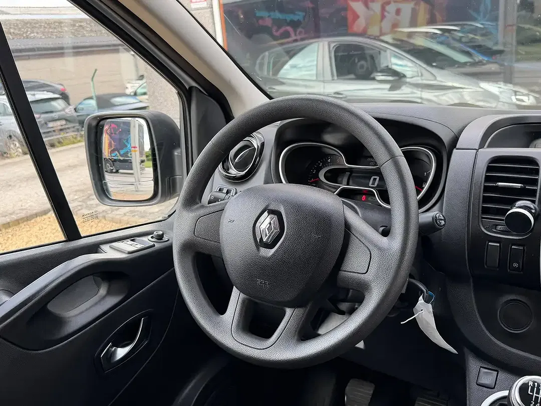 Renault Trafic - Thumbnail 11