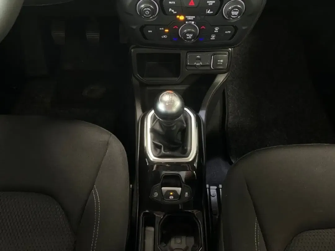Jeep Renegade Night Eagle - foto 14