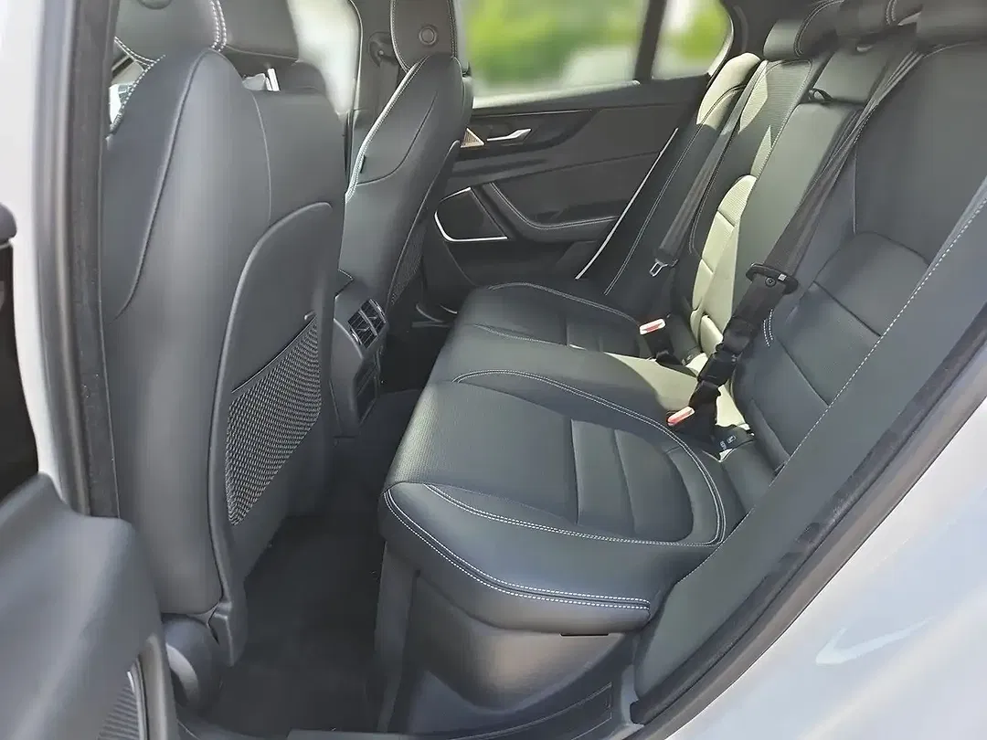 Jaguar XE P250 R-Dynamic HSE - Thumbnail 11