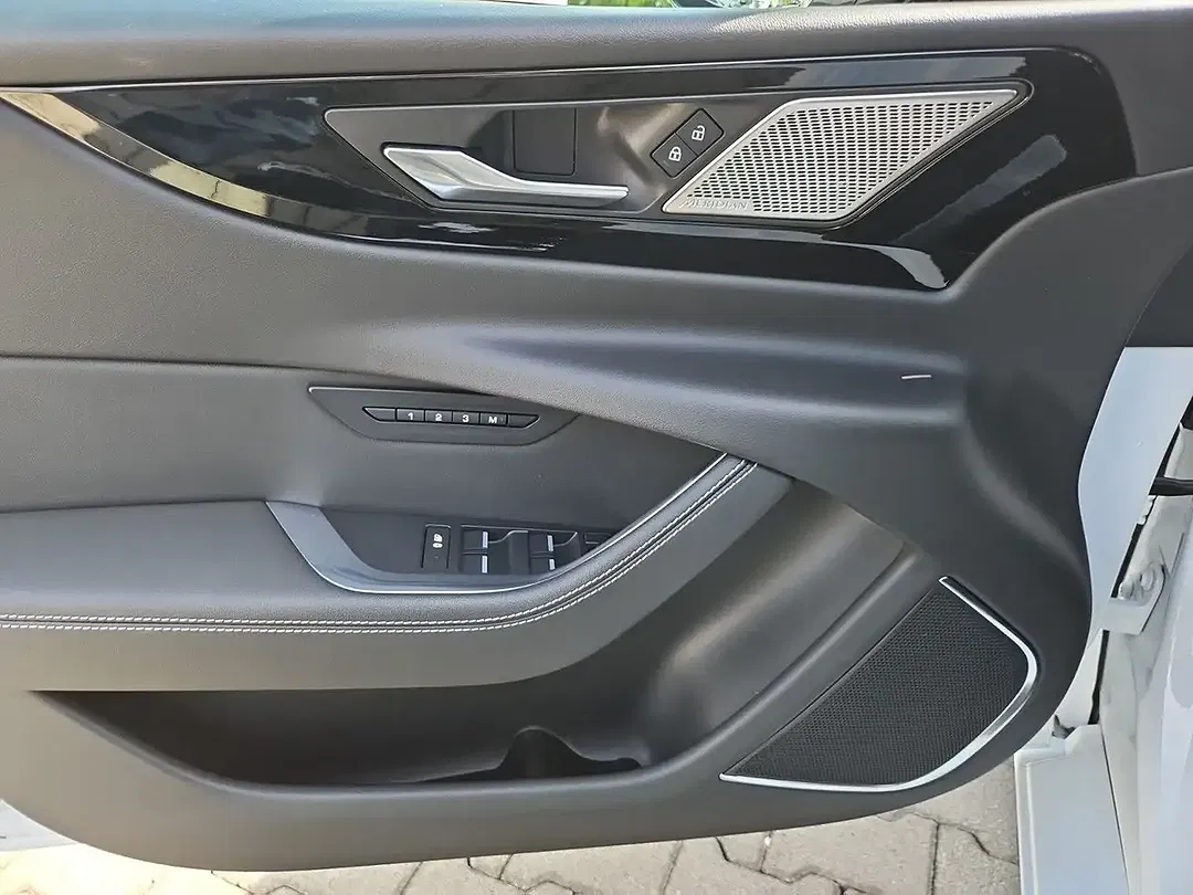 Jaguar XE P250 R-Dynamic HSE - Thumbnail 14
