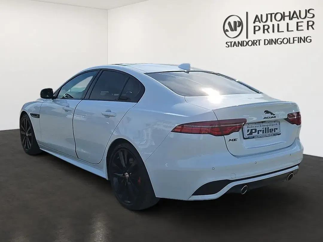 Jaguar XE P250 R-Dynamic HSE - Thumbnail 4