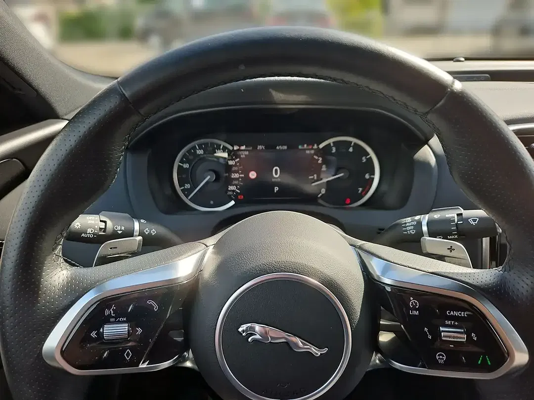 Jaguar XE P250 R-Dynamic HSE - Thumbnail 8