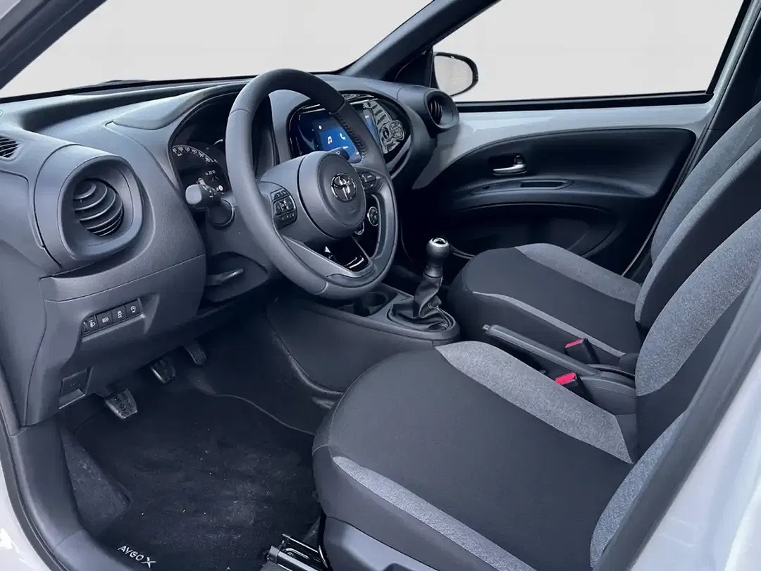 Toyota Aygo X Business Edition - Thumbnail 8