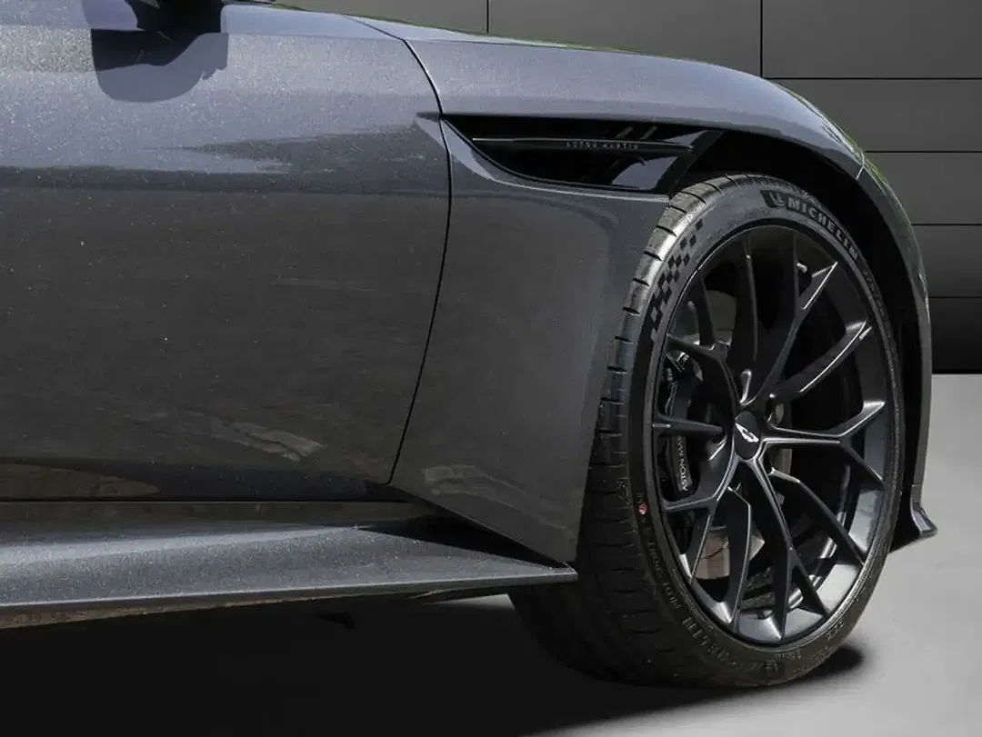 Aston Martin DB12 Coupe - Thumbnail 8