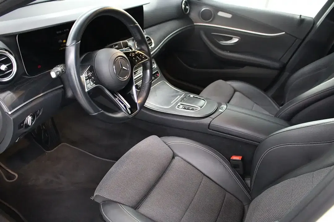 Mercedes-Benz E 220 4MATIC Avantgarde - Thumbnail 5