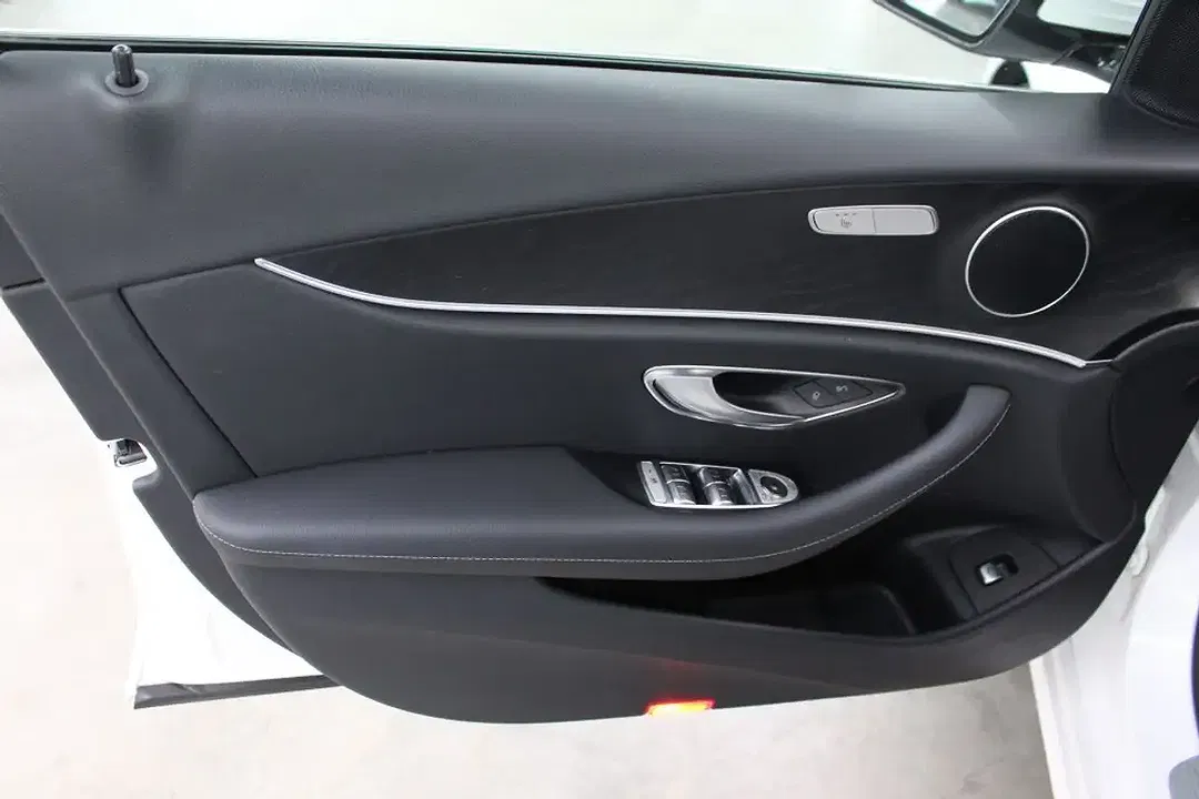 Mercedes-Benz E 220 4MATIC Avantgarde - Thumbnail 7