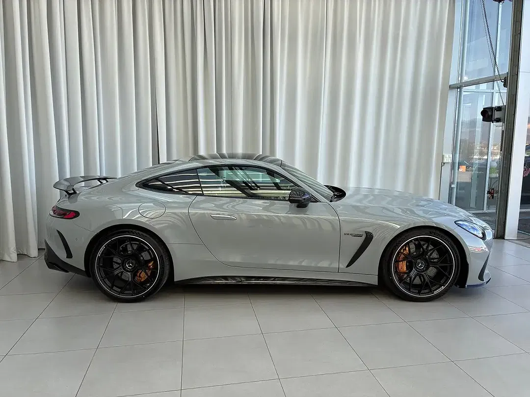 Mercedes-Benz AMG GT 63 4MATIC+ - Thumbnail 3