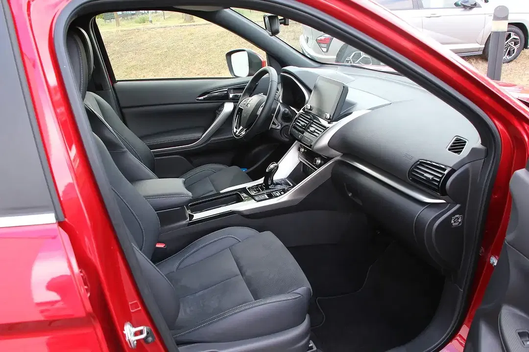 Mitsubishi Eclipse Cross Hybrid 4WD Plus - Thumbnail 10