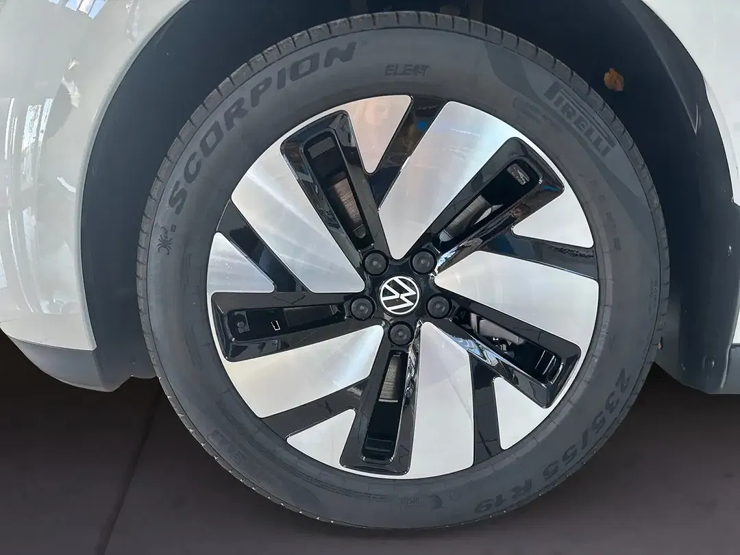 Volkswagen ID. Buzz Cargo Cargo Pro 4Motion 4x4 - Thumbnail 6