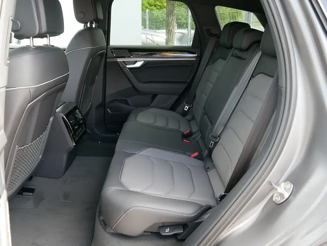 Volkswagen Touareg V6 TDI 4Motion R-Line - Thumbnail 8