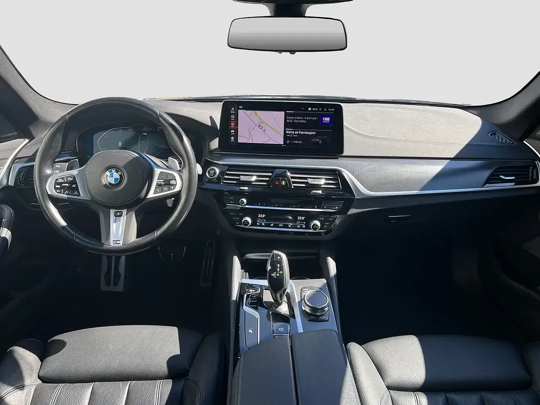 BMW 530 xDrive Touring M Sport - Thumbnail 11