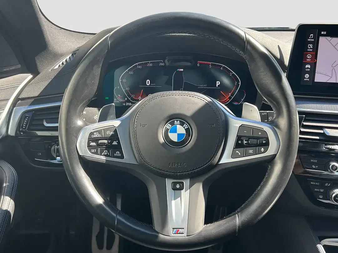BMW 530 xDrive Touring M Sport - Thumbnail 12