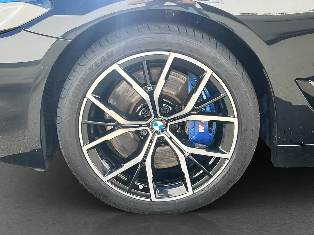 BMW 530 xDrive Touring M Sport - Thumbnail 15