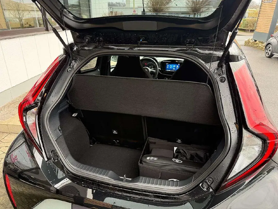 Toyota Aygo X Teamplayer - Thumbnail 9