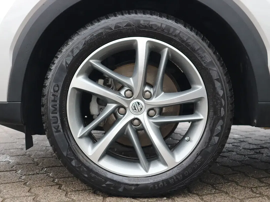 MG HS Luxury - foto 29