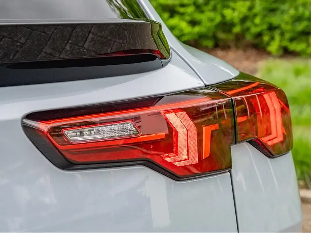 BMW iX2 xDrive M Sport Pro - Thumbnail 9