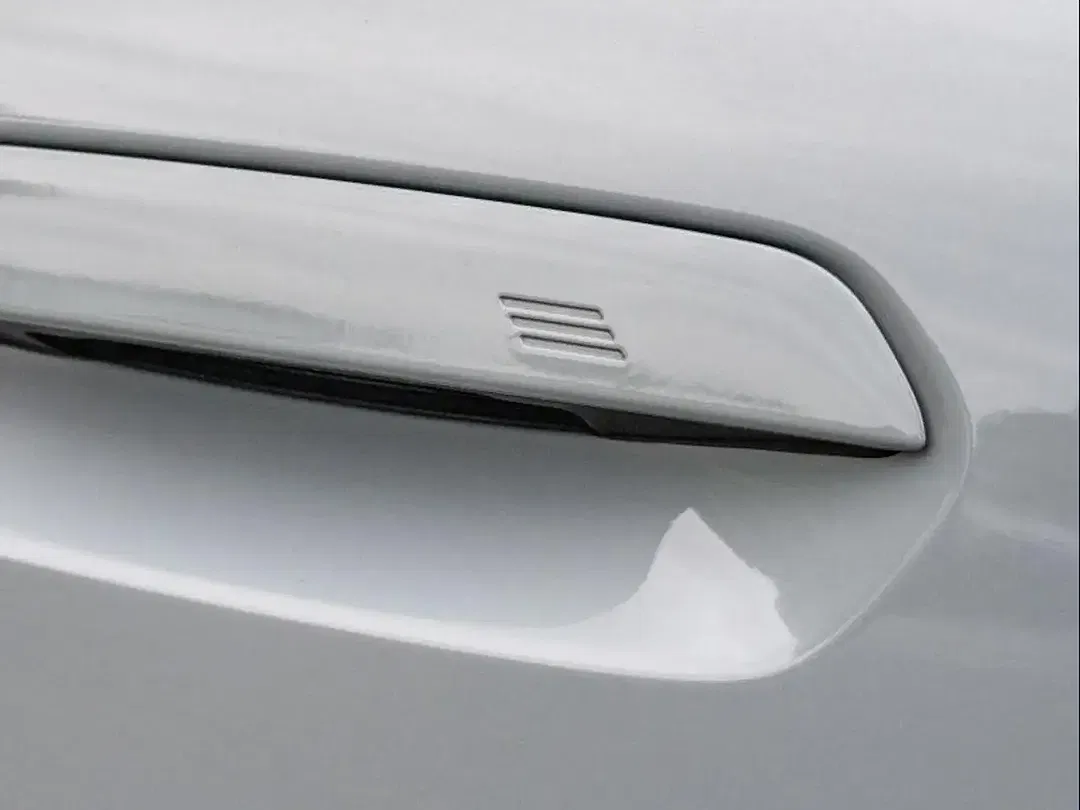 BMW iX2 xDrive M Sport Pro - Thumbnail 10