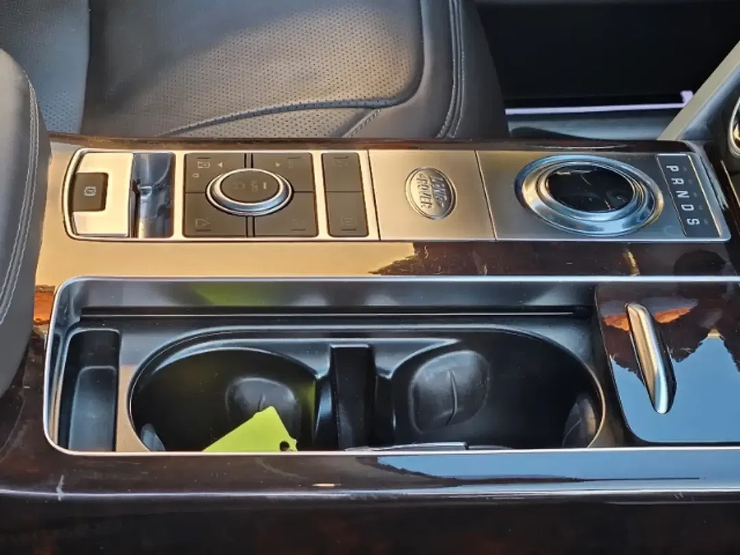 Land Rover Range Rover P400e Hybrid Vogue - Thumbnail 11