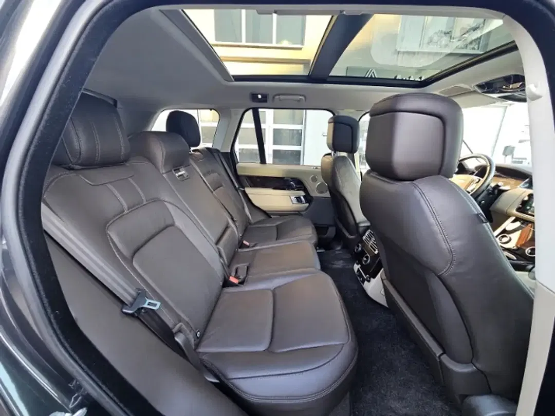 Land Rover Range Rover P400e Hybrid Vogue - Thumbnail 13