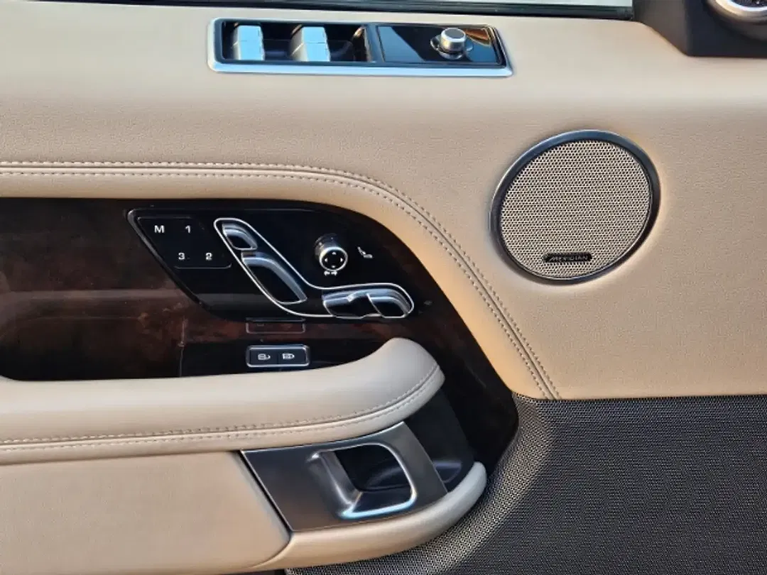 Land Rover Range Rover P400e Hybrid Vogue - Thumbnail 17