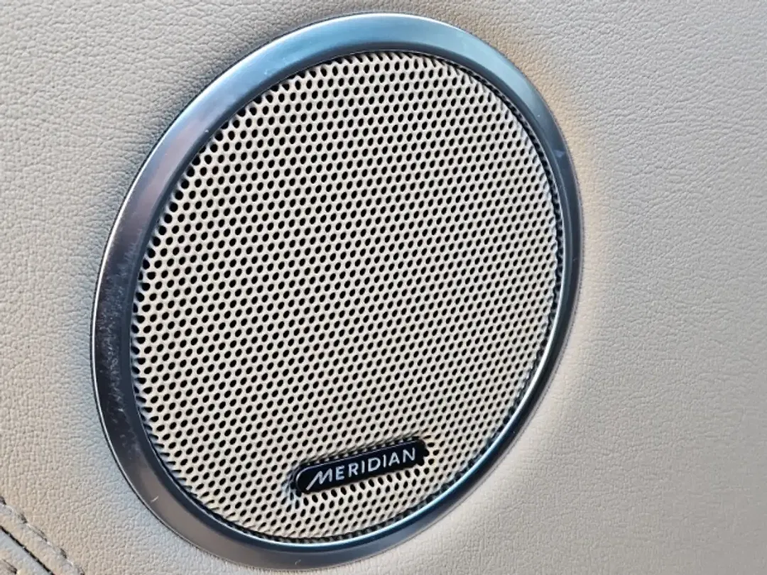 Land Rover Range Rover P400e Hybrid Vogue - Thumbnail 18