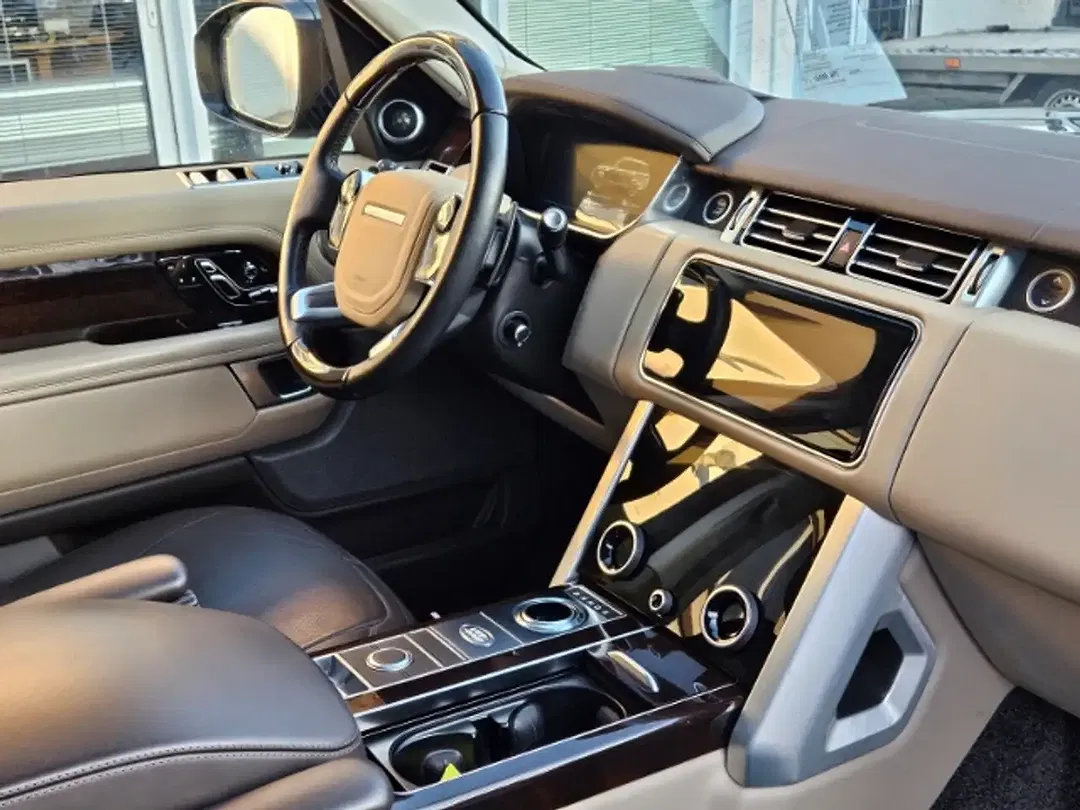 Land Rover Range Rover P400e Hybrid Vogue - Thumbnail 9