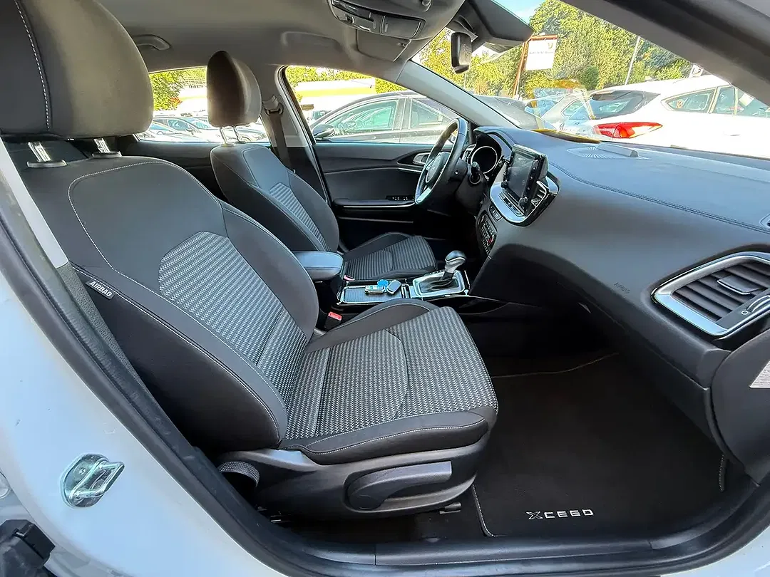 Kia XCeed 1.6 PHEV Hybrid Vision - Thumbnail 10