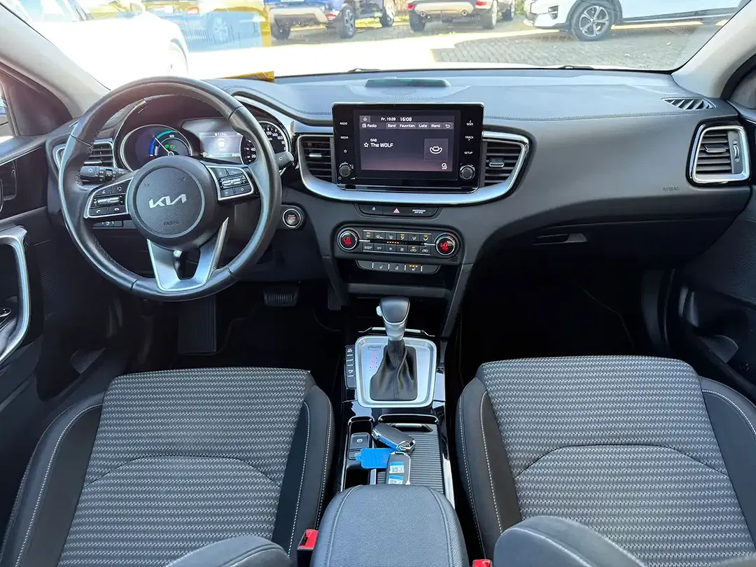 Kia XCeed 1.6 PHEV Hybrid Vision - Thumbnail 14