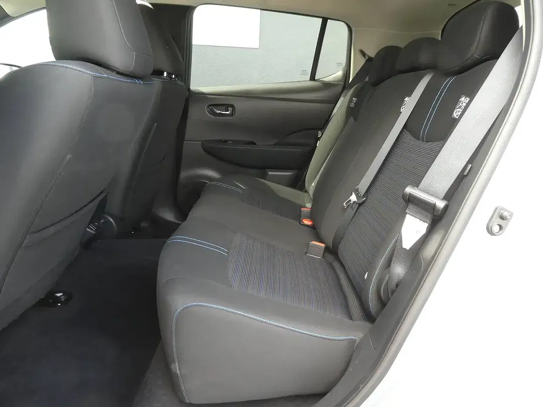 Nissan Leaf - Thumbnail 14