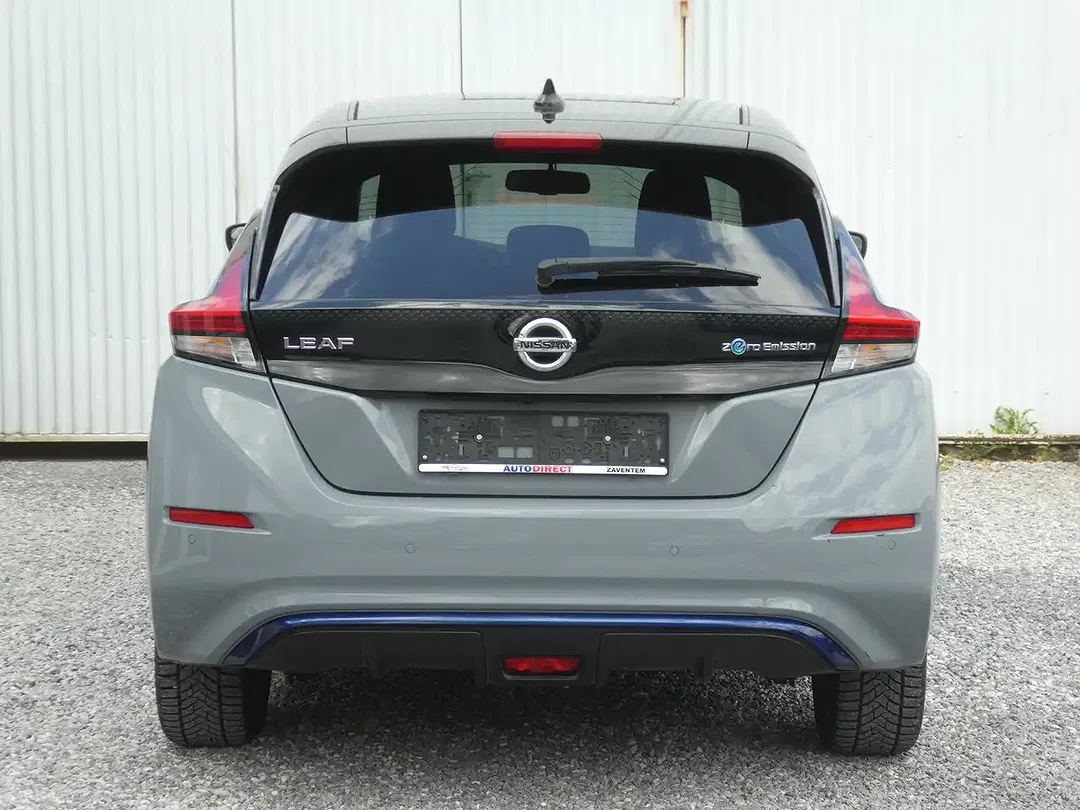 Nissan Leaf - Thumbnail 5