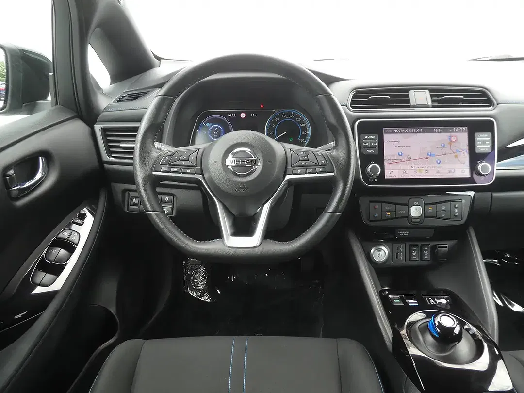 Nissan Leaf - Thumbnail 7