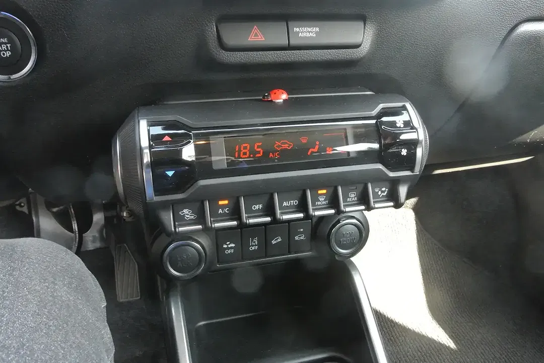 Suzuki Ignis Hybrid 1.2 Dualjet AllGrip Comfort+ - Thumbnail 13