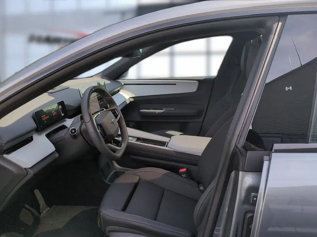 Polestar 4 Plus Long Range - Thumbnail 10