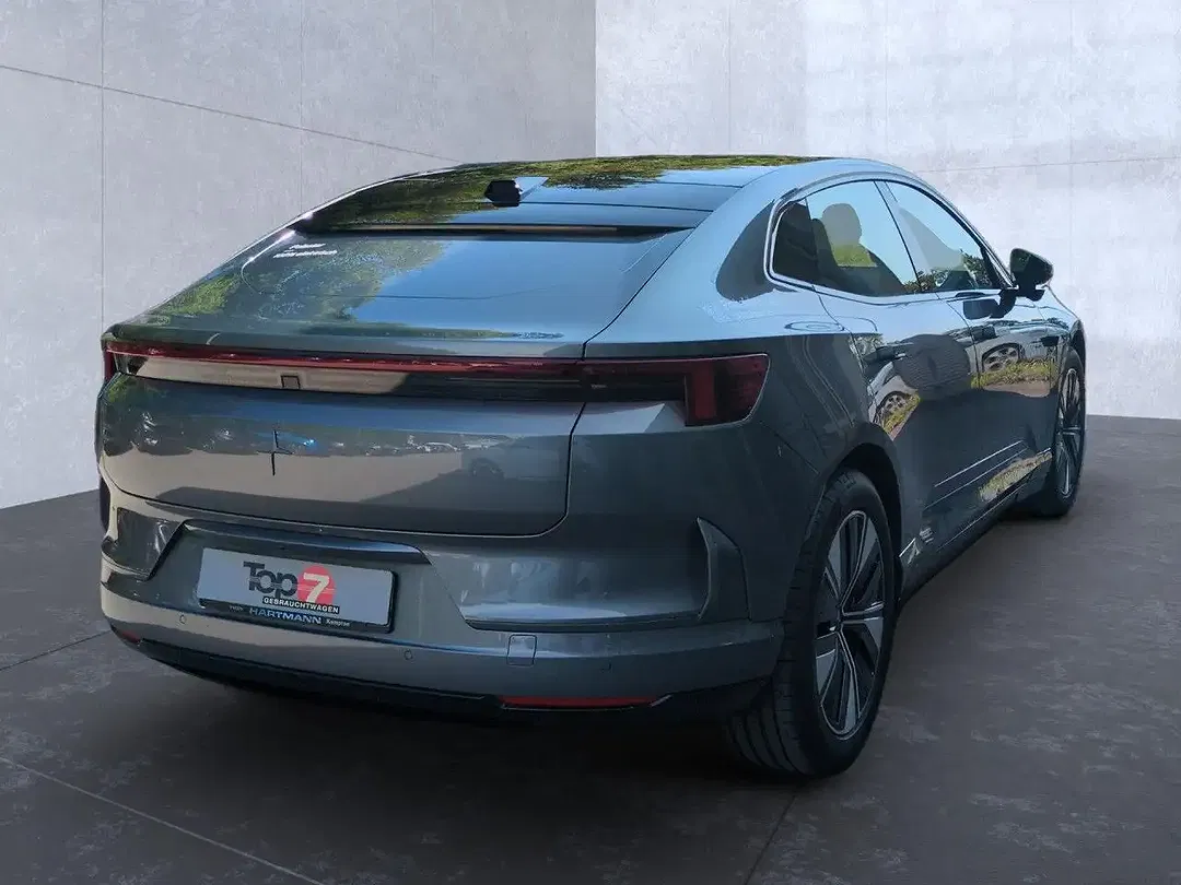 Polestar 4 Plus Long Range - Thumbnail 3