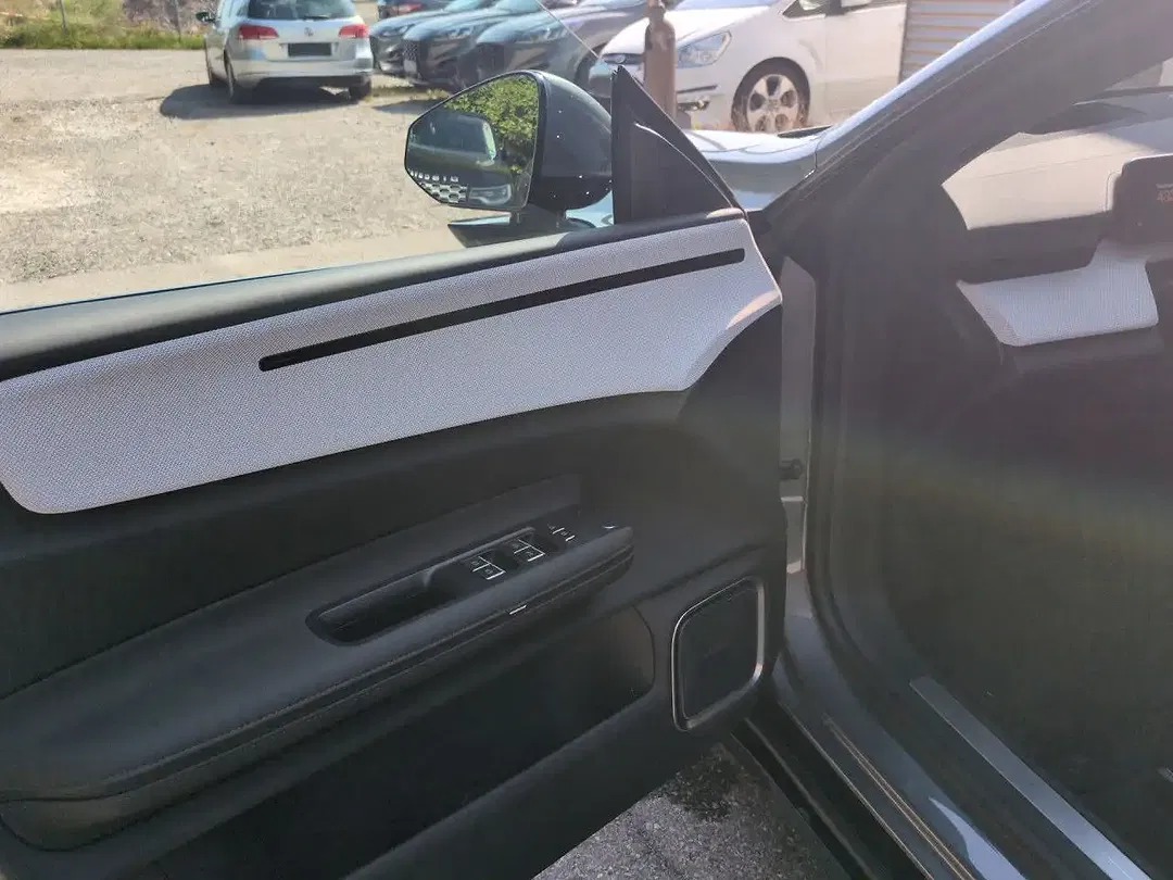 Polestar 4 Plus Long Range - Thumbnail 9