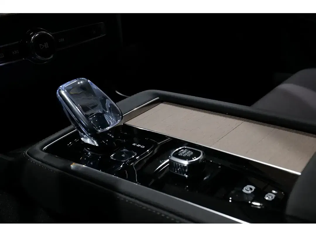 Volvo XC90 T8 PHEV Hybrid AWD Recharge Plus Bright - Thumbnail 8