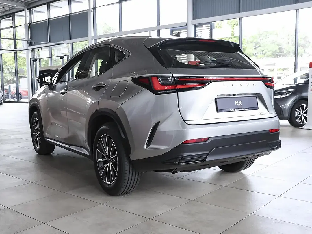 Lexus NX 350h Hybrid E-FOUR Comfort - foto 2