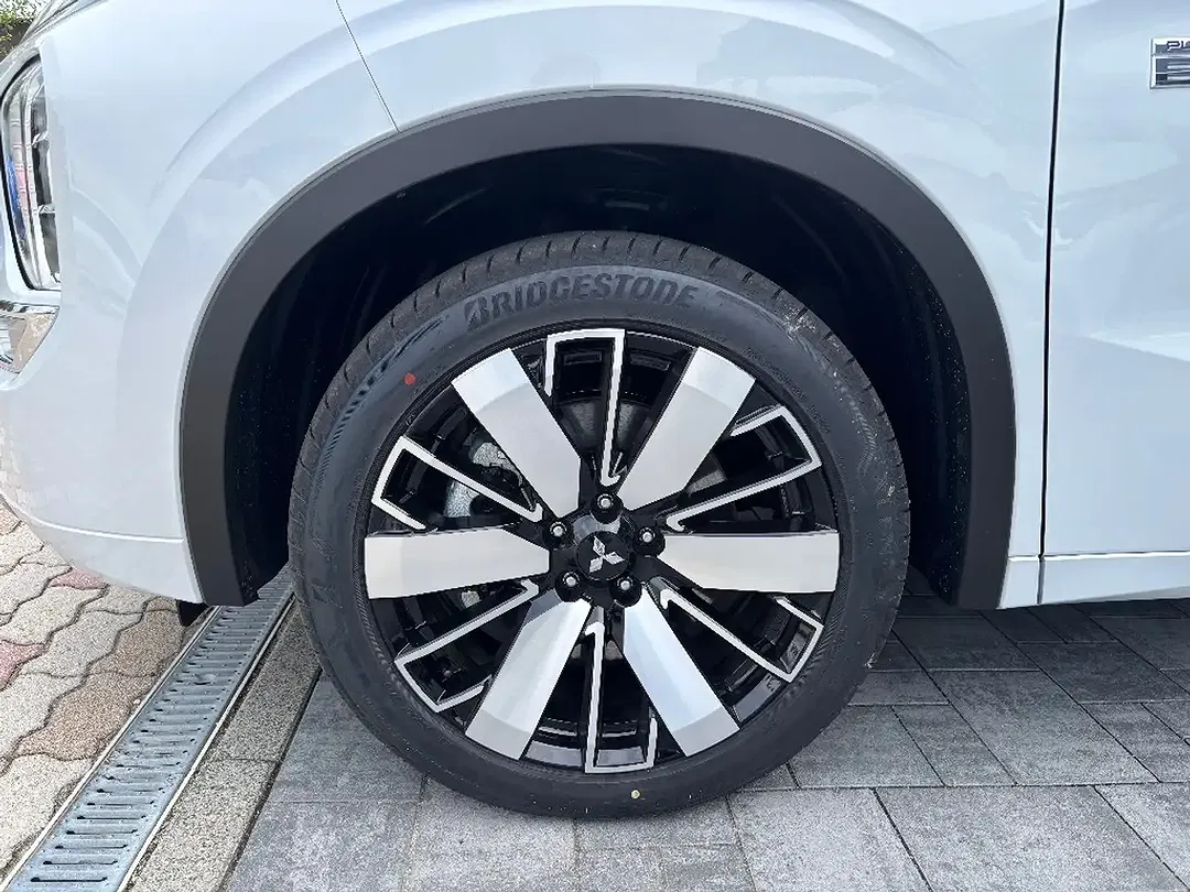 Mitsubishi Outlander 2.4 PHEV Diamant Top - Thumbnail 3