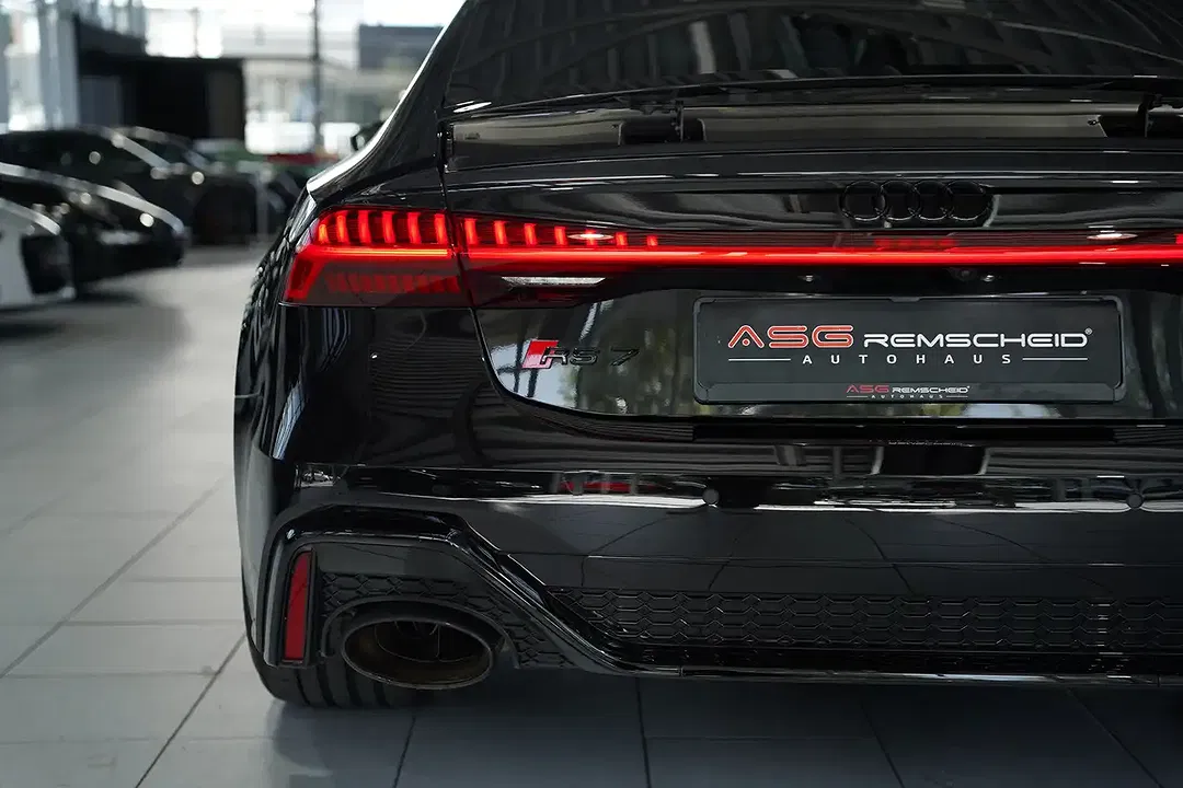 Audi RS7 - foto 14