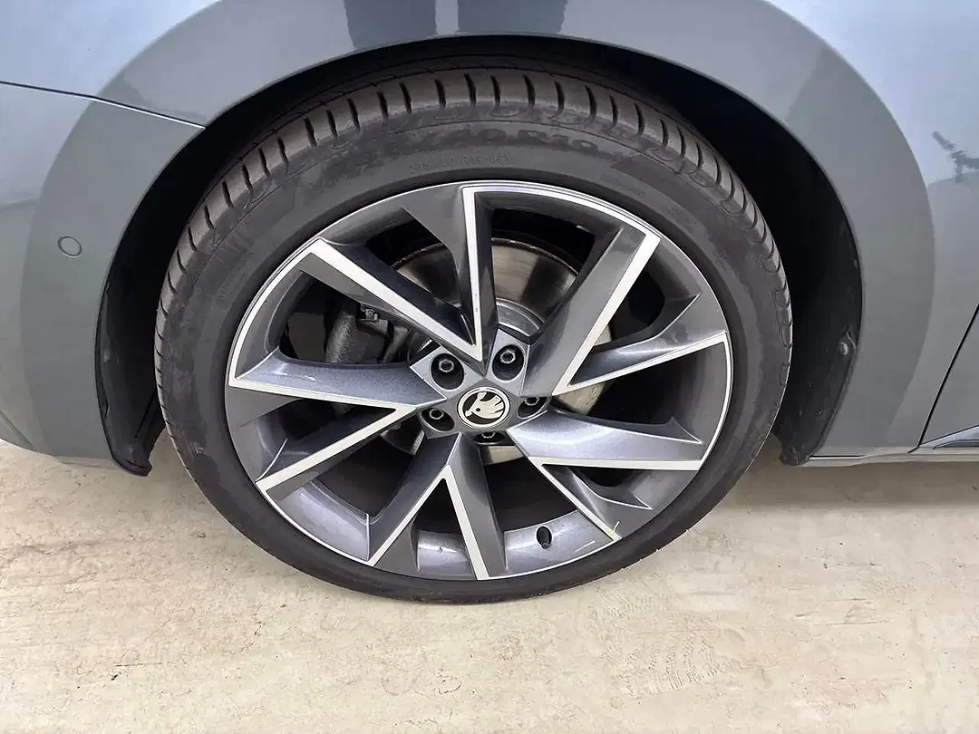 Skoda Superb 1.4 TSI iV Combi Sportline - Thumbnail 13