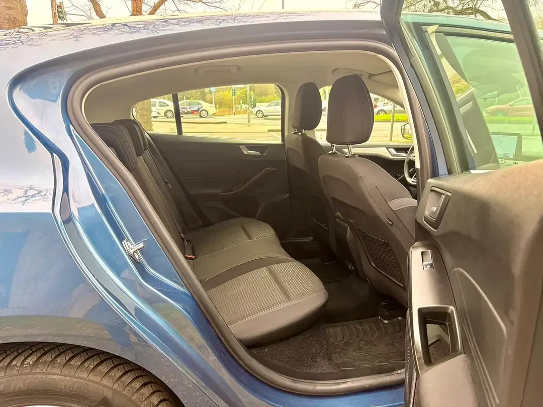 Ford Focus Cool & Connect - Thumbnail 17