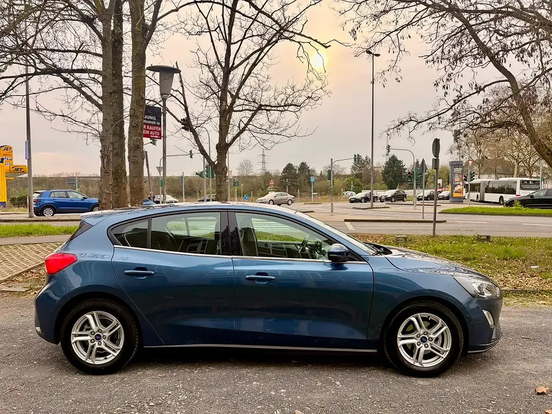 Ford Focus Cool & Connect - Thumbnail 5