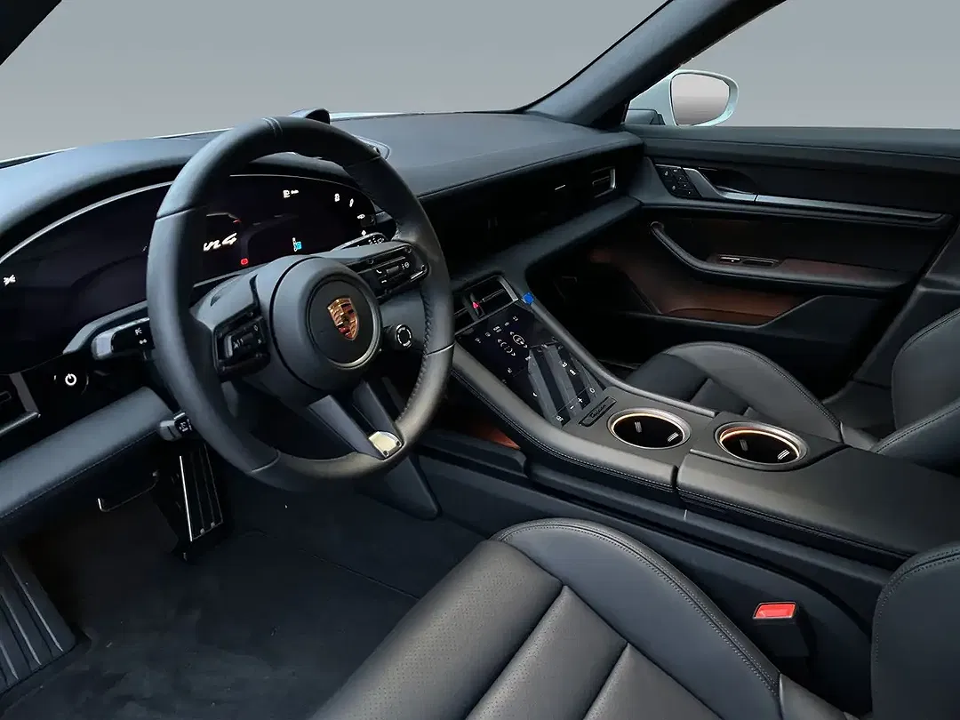Porsche Taycan 4 Cross Turismo - Thumbnail 4