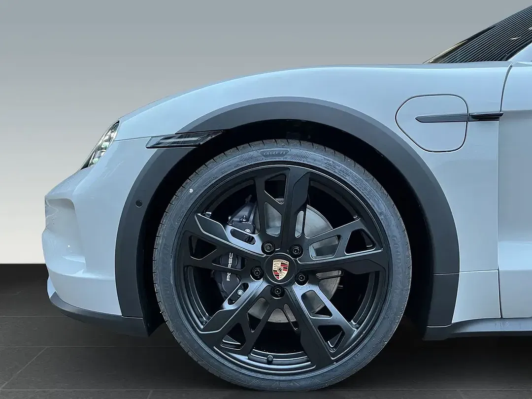 Porsche Taycan 4 Cross Turismo - Thumbnail 8