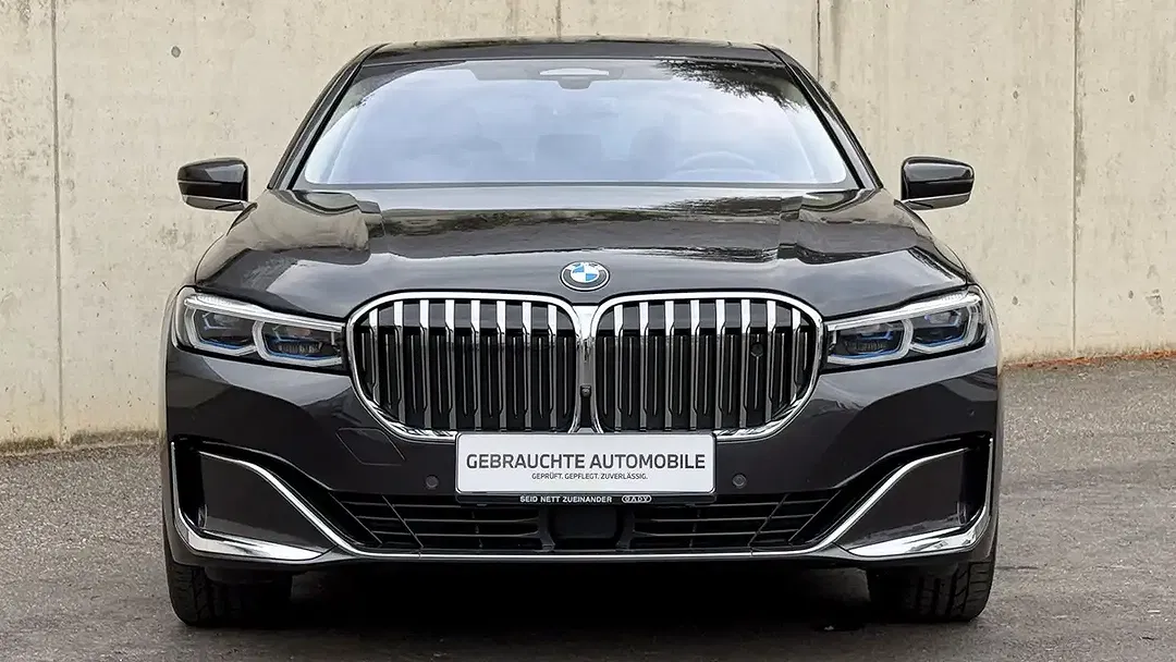BMW 745 xDrive Design Excellence - Thumbnail 3