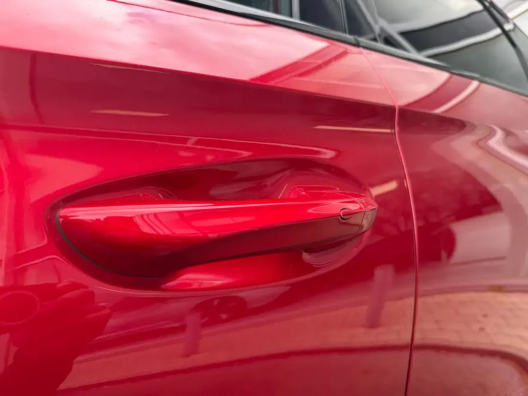 MG MG4 Luxury - Thumbnail 6