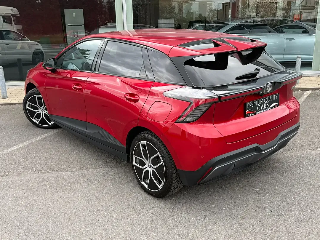 MG MG4 Luxury - Thumbnail 8