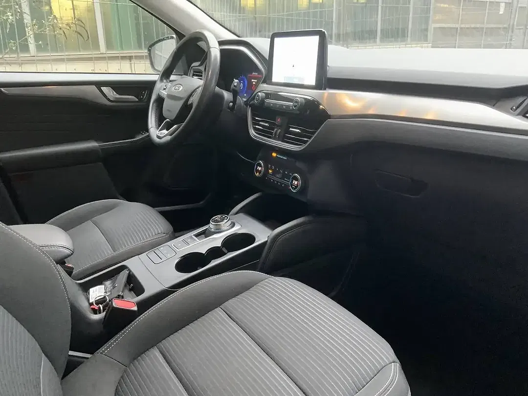 Ford Kuga PHEV Titanium - Thumbnail 6