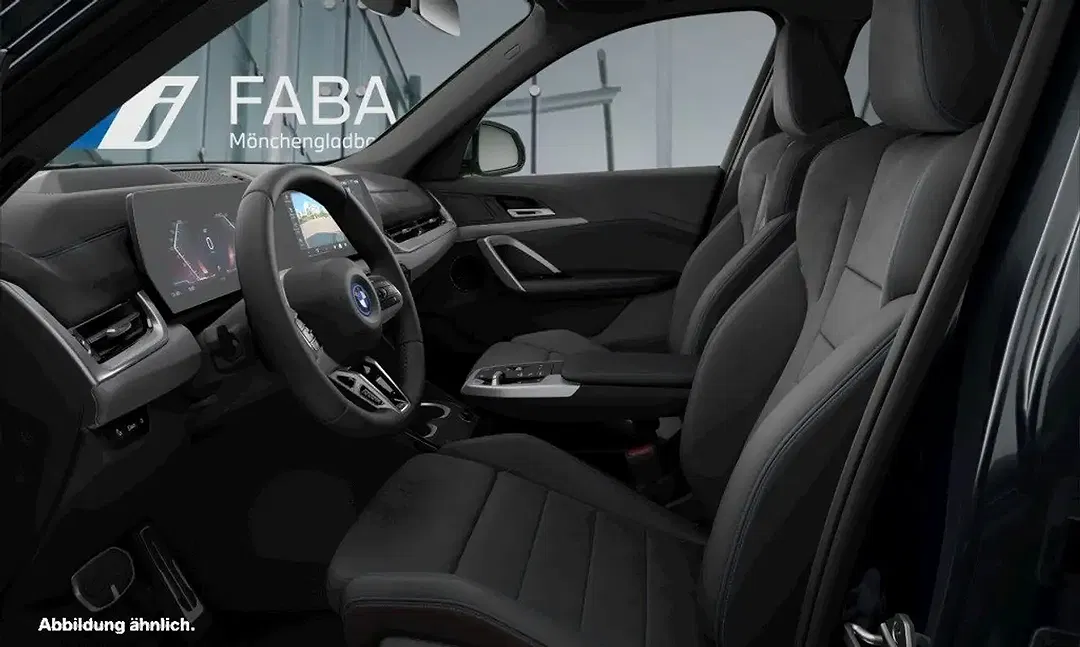 BMW iX1 xDrive M - Thumbnail 4
