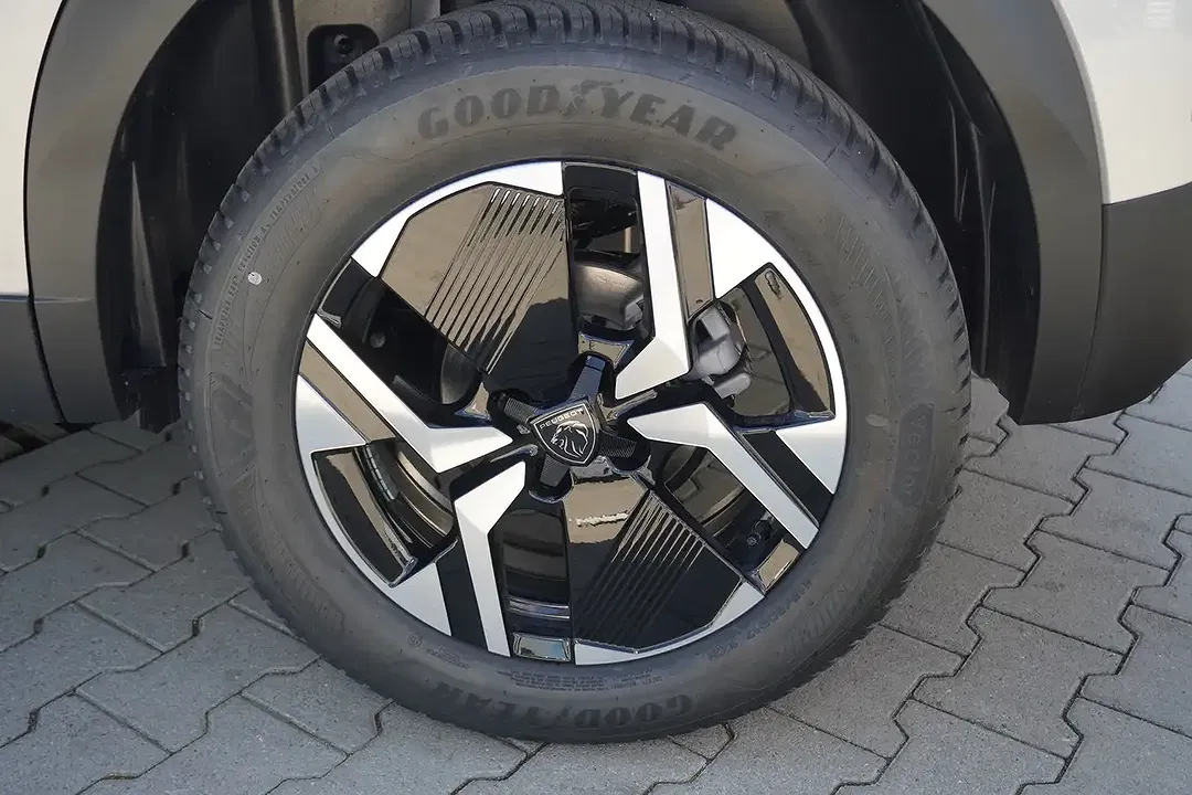 Peugeot 2008 145 AUT Hybrid GT - Thumbnail 8